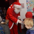 Moziba hívta a gyerekeket a Mikulás