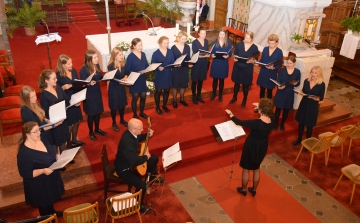 Angyali tisztaságú hangok csilingeltek az Újtemplomban