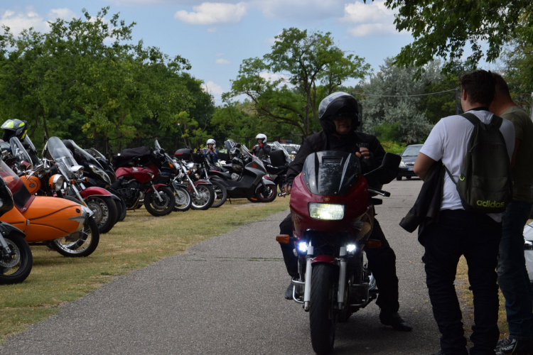 Motoros zarándoklat és emlékmű megáldása Petőfiszállás –Pálosszentkúton