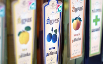 Megjelenhet a kereskedelmi forgalomban az adómentes házi pálinka