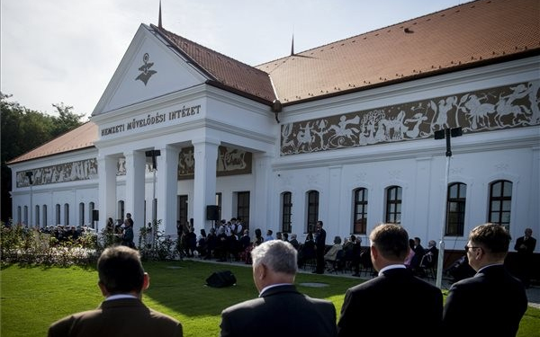 Átadták Lakiteleken a Nemzeti Művelődési Intézet új székházát