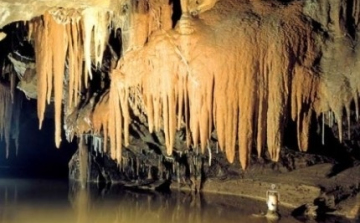 A fotelből is körbenézhet az Aggteleki-cseppkőbarlangban