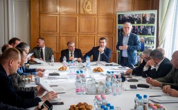 Az energia beszerzésekről és a jövőbeli fejlesztésekről egyeztettek a választókerület polgármesterei