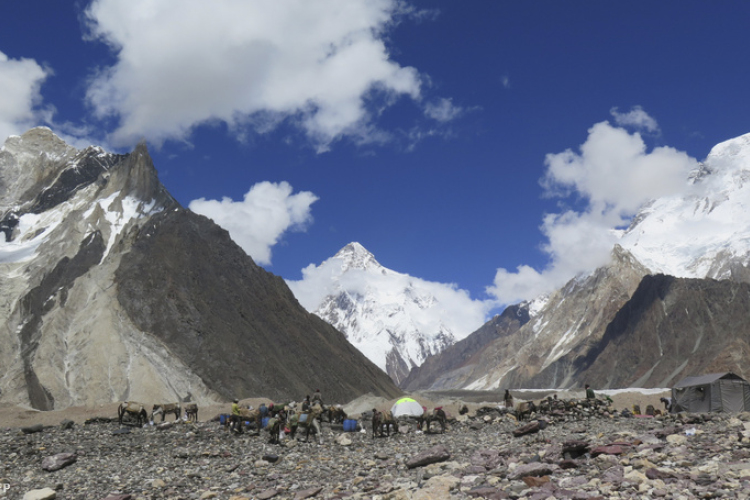 Először mászták meg télen a K2-t