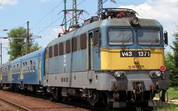 Kedden vonatpótló buszok közlekednek Kiskunfélegyháza és Szeged között