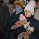 Fellobbant a remény lángja városunk adventi koszorúján
