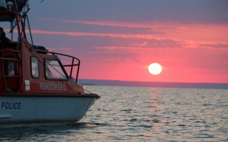 Vége a szezonális viharjelzésnek a tavakon, jövőre újítások lesznek a Balatonnál