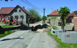 Napokon belül elkezdődik az utak helyreállítása