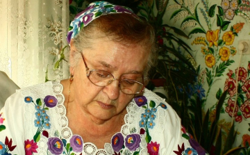 Elhunyt a kalocsai népművészet nagyasszonya, Romsics Lászlóné Szarka Vera
