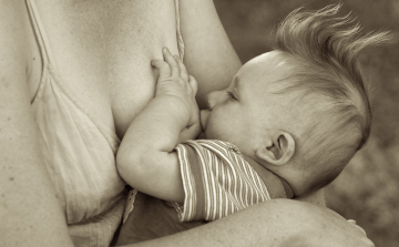 Rendkívüli módon ünneplik az Anyatej világnapját