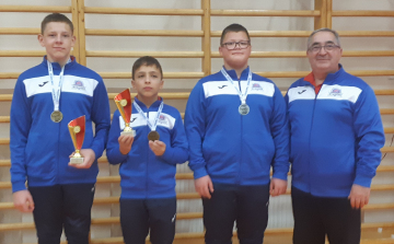 Újabb országos bajnoki aranyakat és ezüstérmet szereztek a birkózók