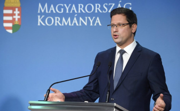 Rendkívüli tájékoztatót tartott Gulyás Gergely