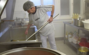 Egészséges és változatos ételeket főznek a petőfiszállásiaknak