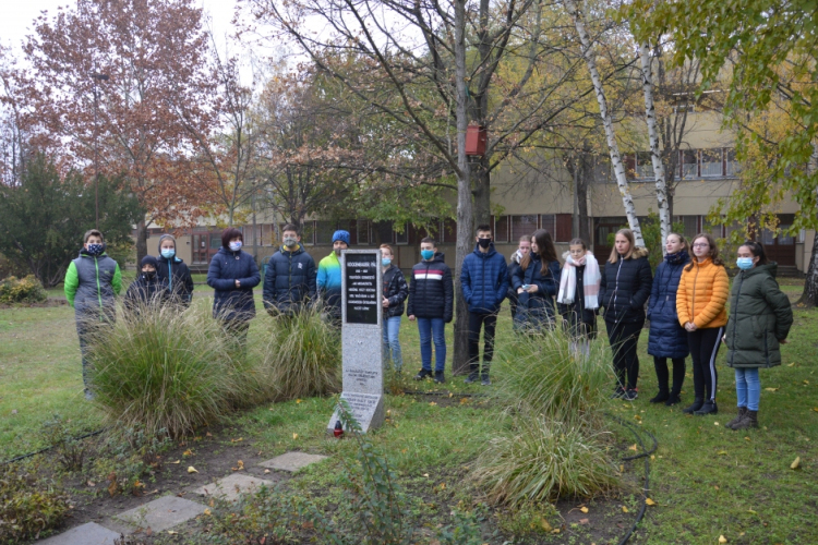 Rockenbauer Pálra emlékeztek a Platán iskolások