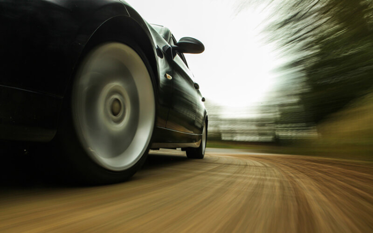 2022-től az autók intelligens sebességszabályozóval lesznek felszerelve