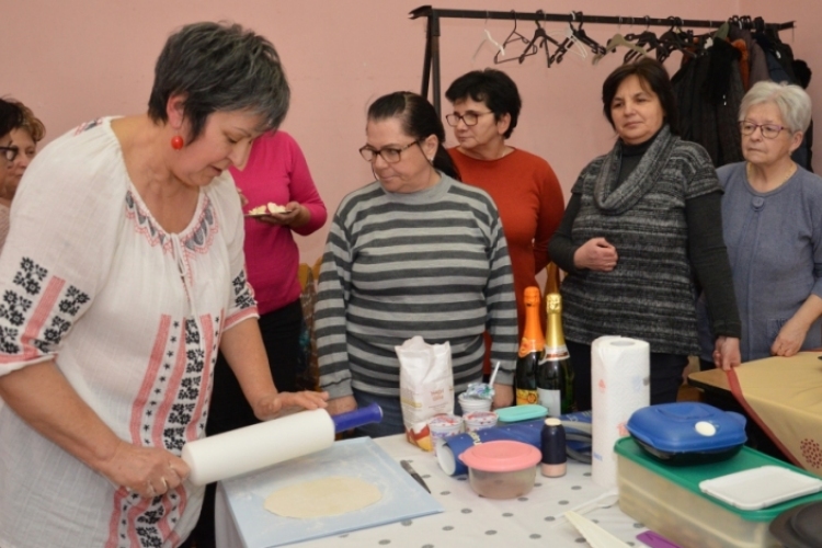 Otthon készítik el az ételeket a Tupperware főzőklub tagjai is