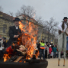 Parádés farsangi felvonulással és boszorkányégetéssel űzték el a telet Félegyházán