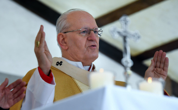 Erdő Péter: A feltámadás fényében felelősek vagyunk egymásért