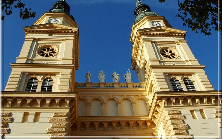 Hírek a Szent István Templomból