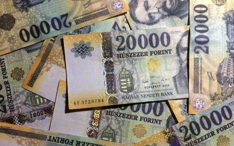 Megérkezett a kormány hatpontos pénzügyi csomagja