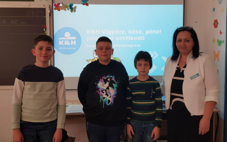 Újból vigyázz, kész, pénz