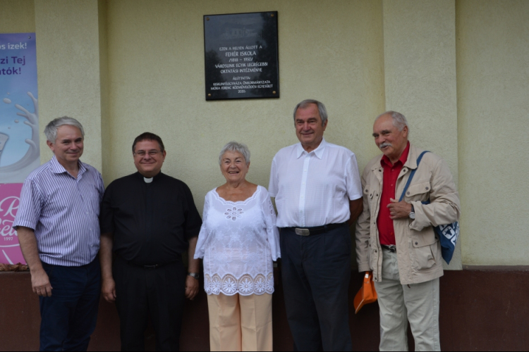 Az egykori Fehér Iskola tiszteletére avattak emléktáblát
